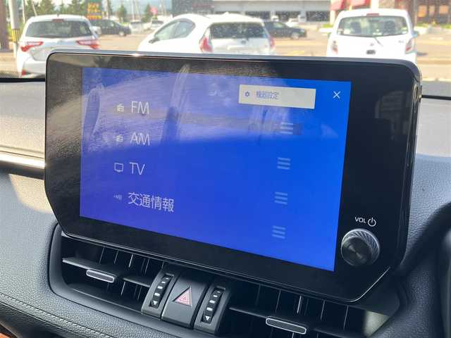 トヨタ ＲＡＶ４ ハイブリッドG 道南・函館 2023(令5)年 1.6万km プラチナホワイトパールマイカ ・純正メモリナビ(BT)/・フルセグＴＶ/・全方位カメラ/・クルーズコントロール/・衝突軽減ブレーキ/・レーンキープアシスト/・オートハイビーム/・ブラインドスポットモニター/・前後コーナーセンサー/・前席シートヒーター/・前席エアシート/・運転席パワーシート/・ワイパーデアイサー/・ステアリングヒーター/・デジタルインナーミラー/・スマートキー/・スペアキー/・純正フロアマット/・ETC