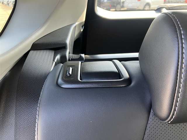 トヨタ ＲＡＶ４ ハイブリッドG 道南・函館 2023(令5)年 1.6万km プラチナホワイトパールマイカ ・純正メモリナビ(BT)/・フルセグＴＶ/・全方位カメラ/・クルーズコントロール/・衝突軽減ブレーキ/・レーンキープアシスト/・オートハイビーム/・ブラインドスポットモニター/・前後コーナーセンサー/・前席シートヒーター/・前席エアシート/・運転席パワーシート/・ワイパーデアイサー/・ステアリングヒーター/・デジタルインナーミラー/・スマートキー/・スペアキー/・純正フロアマット/・ETC