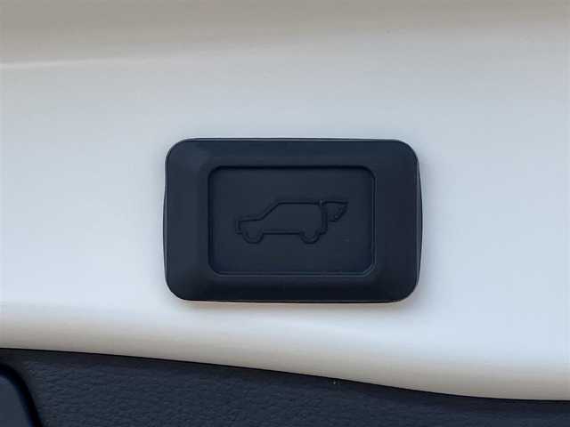 トヨタ ＲＡＶ４ ハイブリッドG 道南・函館 2023(令5)年 1.6万km プラチナホワイトパールマイカ ・純正メモリナビ(BT)/・フルセグＴＶ/・全方位カメラ/・クルーズコントロール/・衝突軽減ブレーキ/・レーンキープアシスト/・オートハイビーム/・ブラインドスポットモニター/・前後コーナーセンサー/・前席シートヒーター/・前席エアシート/・運転席パワーシート/・ワイパーデアイサー/・ステアリングヒーター/・デジタルインナーミラー/・スマートキー/・スペアキー/・純正フロアマット/・ETC
