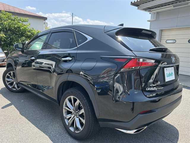 レクサス ＮＸ 200t Fスポーツ 奈良県 2016(平28)年 6.3万km グラファイトブラックガラスフレーク サンルーフ/純正ナビ（ＣＤ／ＡＵＸ／ＢＴ／フルセグＴＶ）/赤黒革シート/衝突軽減システム/メモリシートＤ席/前席パワーシート/前席ベンチレーション/ＨＵＤ/前後ドラレコ/パドルシフト/ハンドルヒーター/レーダークルーズコントロール/オートハイビーム/クリアランスソナー/ETC2.0/カードキー