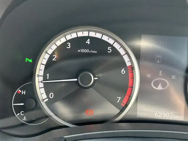 レクサス ＮＸ 200t Fスポーツ 奈良県 2016(平28)年 6.3万km グラファイトブラックガラスフレーク サンルーフ/純正ナビ（ＣＤ／ＡＵＸ／ＢＴ／フルセグＴＶ）/赤黒革シート/衝突軽減システム/メモリシートＤ席/前席パワーシート/前席ベンチレーション/ＨＵＤ/前後ドラレコ/パドルシフト/ハンドルヒーター/レーダークルーズコントロール/オートハイビーム/クリアランスソナー/ETC2.0/カードキー