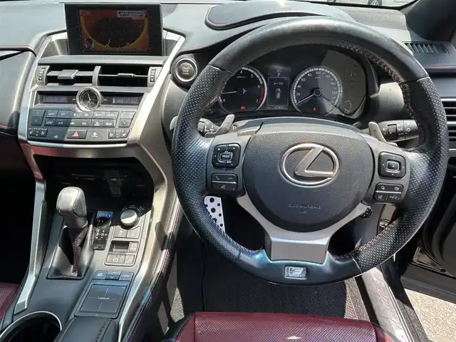 レクサス ＮＸ 200t Fスポーツ 奈良県 2016(平28)年 6.3万km グラファイトブラックガラスフレーク サンルーフ/純正ナビ（ＣＤ／ＡＵＸ／ＢＴ／フルセグＴＶ）/赤黒革シート/衝突軽減システム/メモリシートＤ席/前席パワーシート/前席ベンチレーション/ＨＵＤ/前後ドラレコ/パドルシフト/ハンドルヒーター/レーダークルーズコントロール/オートハイビーム/クリアランスソナー/ETC2.0/カードキー