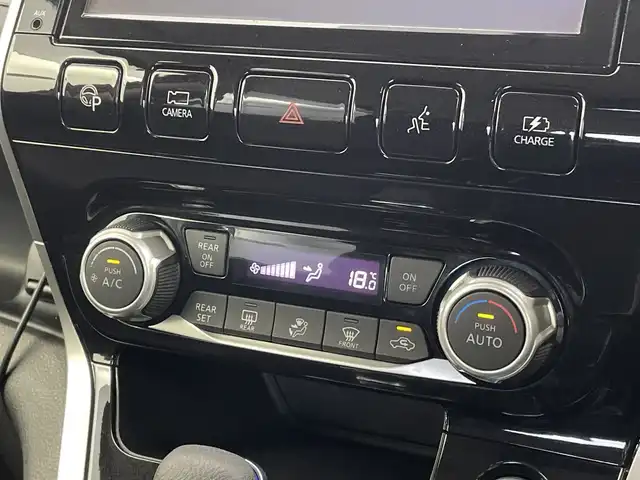 日産 セレナ e－パワー ハイウェイスター V 新潟県 2018(平30)年 5.2万km マルーンレッド プロパイロット/純正SDナビ(型式:MM3180-L)/フリップダウンモニター/両側パワースライドドア/オートライト/ウォークスルー/ステアリングヒーター/シートヒーター/アラウンドビューモニター/パーキングアシスト/本革巻きステアリング