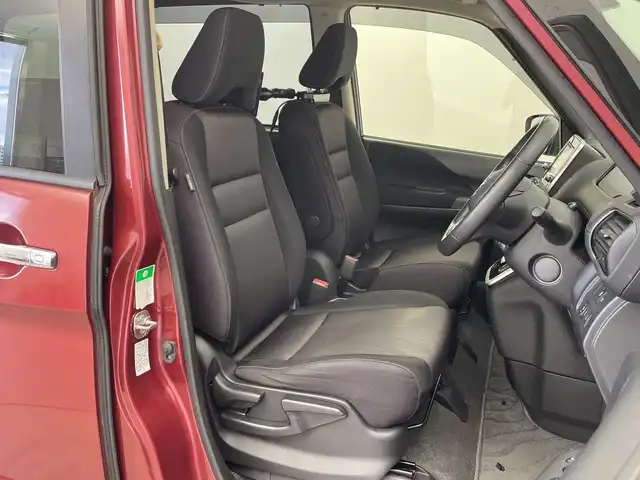 日産 セレナ e－パワー ハイウェイスター V 新潟県 2018(平30)年 5.2万km マルーンレッド プロパイロット/純正SDナビ(型式:MM3180-L)/フリップダウンモニター/両側パワースライドドア/オートライト/ウォークスルー/ステアリングヒーター/シートヒーター/アラウンドビューモニター/パーキングアシスト/本革巻きステアリング