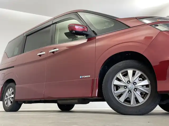 日産 セレナ e－パワー ハイウェイスター V 新潟県 2018(平30)年 5.2万km マルーンレッド プロパイロット/純正SDナビ(型式:MM3180-L)/フリップダウンモニター/両側パワースライドドア/オートライト/ウォークスルー/ステアリングヒーター/シートヒーター/アラウンドビューモニター/パーキングアシスト/本革巻きステアリング