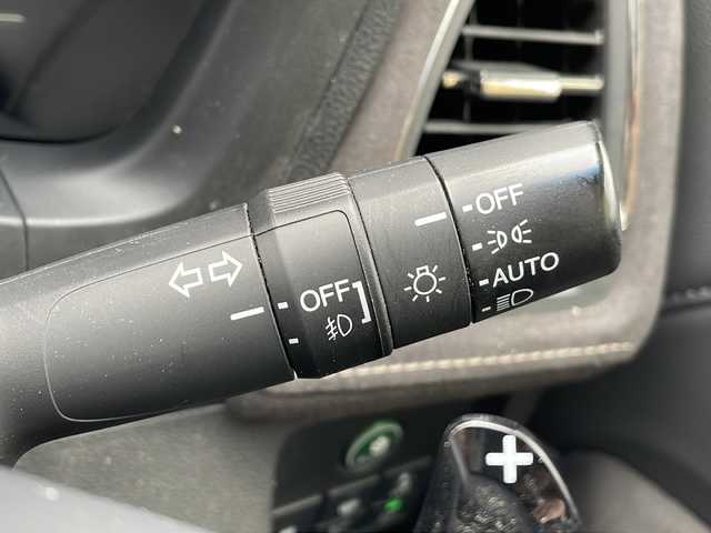 ホンダ ヴェゼル 秋田県 2017(平29)年 6.2万km クリスタルブラックパール ワンオーナー/純正SDナビ　VXM-185VFi/SD DVD CD DTV BT USB ラジオ/バックカメラ/ビルトインETC/社外エンジンスターター/純正18インチAWサマータイヤ積み込み/Honda SENSING/　衝突軽減ブレーキ 〈CMBS〉/　歩行者事故低減ステアリング/　ACC 〈アダプティブ・クルーズ・コントロール〉/　LKAS 〈車線維持支援システム〉/　路外逸脱抑制機能/　誤発進抑制機能/　先行車発進お知らせ機能/　標識認識機能/LEDフォグライト/コンビシート&専用インテリア/本革巻セレクトレバー/LEDフォグライト/LEDヘッドライト/RS専用ドアミラー/RS専用本革巻ステアリングホイール/ステンレス製スポーツペダル/パフォーマンスダンパー（RS専用）/VSA/エマージェンシーストップシグナル/ヒルスタートアシスト機能/エコアシスト（ECONモード、コーチング機能）/プラズマクラスター技術搭載フルオート・エアコンディショナー/オートリトラミラー/Hondaスマートキーシステム/電子制御パーキングブレーキ/オートブレーキホールド機能/コンフォートビューパッケージ