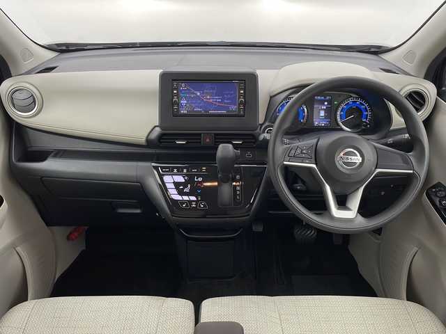日産 デイズ X 秋田県 2022(令4)年 3.3万km ブラック 4WD/純正メモリナビ　/フルセグTV/CD/DVD/BT　/エマージェンシーブレーキ　/横滑り防止装置　/前後クリアランスソナー　/アイドリングストップ　/バックカメラ　/前席シートヒーター　/純正アルミホイール/純正ドアバイザー　/スマートキー/プッシュスタート
