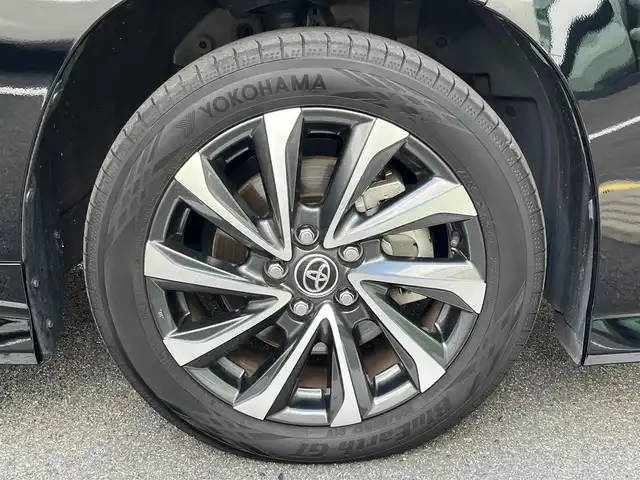 トヨタ ヴォクシー S－Z 奈良県 2022(令4)年 2万km アティチュードブラックマイカ 純正１０．５型ナビ　/フルセグＴＶ　/BT/CD/DVD/USB/Ｒ１４型フリップダウンモニター　/ＥＴＣ２．０　/追従型クルーズコントロール　/両側パワースライドドア　/バックカメラ　/ハーフレザーシート　/シートヒーター　/ＬＥＤヘッドライト/オートライト/オートマチックハイビーム/衝突被害軽減システム/前後コーナーセンサー/純正17インチアルミホイール/純正フロアマット