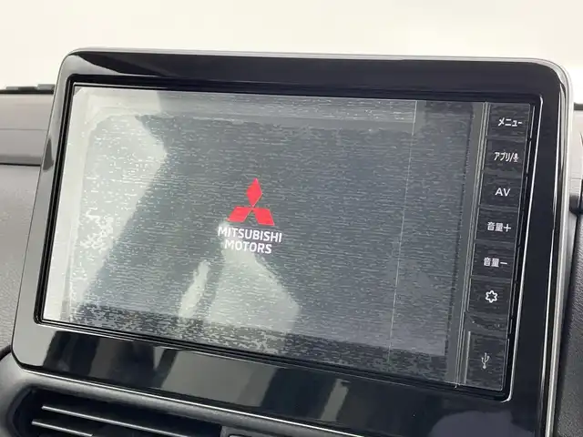 三菱 デリカミニ T プレミアム 新潟県 2025(令7)年 0.1千km 緑Ⅱ 4WD　/９インチディスプレイオーディオ/Bluetooth・USB・AppleCarPlay・AndroidAuto・HDMI/アラウンドビューモニター　/両側パワースライドドア　/ワンオーナー/ターボ/ＭＩ－ＰＩＬＯＴ　/追従クルーズコントロール/前後コーナーセンサー/レーンキープアシスト/ダウンヒルアシストコントロール/ＬＥＤオートライト　/オートマチックハイビーム/フォグランプ/デジタルインナーミラー　/サイドデカール　/ハンズフリースライド/ハーフレザーシート　/前席シートヒーター/アイドリングストップ/パドルシフト/標識認識/レザーステアリング/ステアリングリモコン/ステアリングヒーター/MTモード付AT/純正１５インチアルミホイール/スマートキー/スペアキー/保証書/取扱説明書