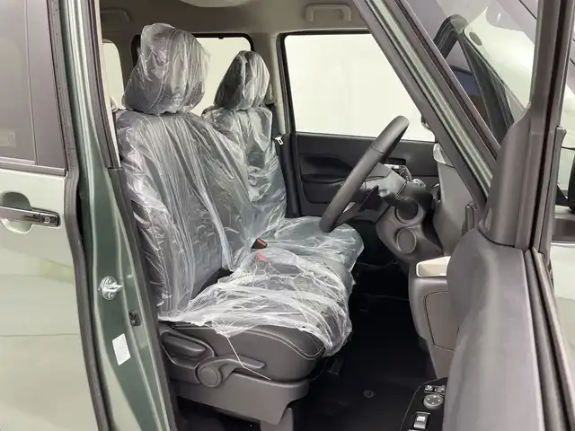 三菱 デリカミニ T プレミアム 新潟県 2025(令7)年 0.1千km 緑Ⅱ 4WD　/９インチディスプレイオーディオ/Bluetooth・USB・AppleCarPlay・AndroidAuto・HDMI/アラウンドビューモニター　/両側パワースライドドア　/ワンオーナー/ターボ/ＭＩ－ＰＩＬＯＴ　/追従クルーズコントロール/前後コーナーセンサー/レーンキープアシスト/ダウンヒルアシストコントロール/ＬＥＤオートライト　/オートマチックハイビーム/フォグランプ/デジタルインナーミラー　/サイドデカール　/ハンズフリースライド/ハーフレザーシート　/前席シートヒーター/アイドリングストップ/パドルシフト/標識認識/レザーステアリング/ステアリングリモコン/ステアリングヒーター/MTモード付AT/純正１５インチアルミホイール/スマートキー/スペアキー/保証書/取扱説明書
