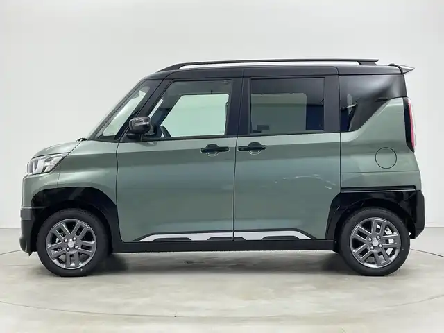 三菱 デリカミニ T プレミアム 新潟県 2025(令7)年 0.1千km 緑Ⅱ 4WD　/９インチディスプレイオーディオ/Bluetooth・USB・AppleCarPlay・AndroidAuto・HDMI/アラウンドビューモニター　/両側パワースライドドア　/ワンオーナー/ターボ/ＭＩ－ＰＩＬＯＴ　/追従クルーズコントロール/前後コーナーセンサー/レーンキープアシスト/ダウンヒルアシストコントロール/ＬＥＤオートライト　/オートマチックハイビーム/フォグランプ/デジタルインナーミラー　/サイドデカール　/ハンズフリースライド/ハーフレザーシート　/前席シートヒーター/アイドリングストップ/パドルシフト/標識認識/レザーステアリング/ステアリングリモコン/ステアリングヒーター/MTモード付AT/純正１５インチアルミホイール/スマートキー/スペアキー/保証書/取扱説明書