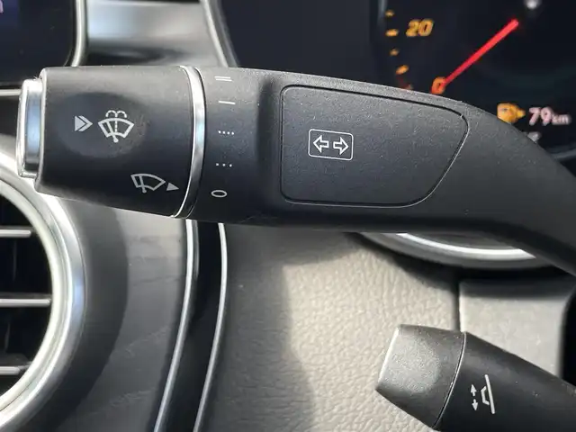 メルセデス・ベンツ Ｃ２２０ｄ ローレウスエディション 三重県 2019(令1)年 4.4万km ダイヤモンドホワイト ACC/レーダーセーフティーパッケージ/ヘッドアップディスプレイ/純正ナビ/フルセグTV/バックカメラ /レザーシート/メモリー付パワーシート/シートヒーター/パワーバックドア/純正ドラレコ/ワイヤレスチャージ/純正18インチアルミ/マルチビームLED/ダイヤモンドホワイト