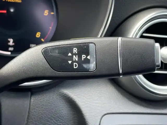 メルセデス・ベンツ Ｃ２２０ｄ ローレウスエディション 三重県 2019(令1)年 4.4万km ダイヤモンドホワイト ACC/レーダーセーフティーパッケージ/ヘッドアップディスプレイ/純正ナビ/フルセグTV/バックカメラ /レザーシート/メモリー付パワーシート/シートヒーター/パワーバックドア/純正ドラレコ/ワイヤレスチャージ/純正18インチアルミ/マルチビームLED/ダイヤモンドホワイト