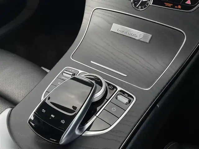 メルセデス・ベンツ Ｃ２２０ｄ ローレウスエディション 三重県 2019(令1)年 4.4万km ダイヤモンドホワイト ACC/レーダーセーフティーパッケージ/ヘッドアップディスプレイ/純正ナビ/フルセグTV/バックカメラ /レザーシート/メモリー付パワーシート/シートヒーター/パワーバックドア/純正ドラレコ/ワイヤレスチャージ/純正18インチアルミ/マルチビームLED/ダイヤモンドホワイト