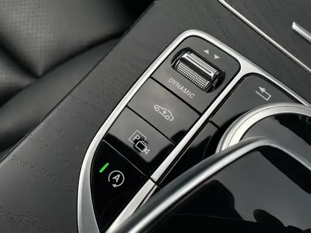 メルセデス・ベンツ Ｃ２２０ｄ ローレウスエディション 三重県 2019(令1)年 4.4万km ダイヤモンドホワイト ACC/レーダーセーフティーパッケージ/ヘッドアップディスプレイ/純正ナビ/フルセグTV/バックカメラ /レザーシート/メモリー付パワーシート/シートヒーター/パワーバックドア/純正ドラレコ/ワイヤレスチャージ/純正18インチアルミ/マルチビームLED/ダイヤモンドホワイト