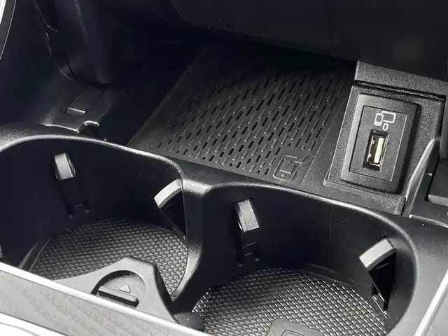 メルセデス・ベンツ Ｃ２２０ｄ ローレウスエディション 三重県 2019(令1)年 4.4万km ダイヤモンドホワイト ACC/レーダーセーフティーパッケージ/ヘッドアップディスプレイ/純正ナビ/フルセグTV/バックカメラ /レザーシート/メモリー付パワーシート/シートヒーター/パワーバックドア/純正ドラレコ/ワイヤレスチャージ/純正18インチアルミ/マルチビームLED/ダイヤモンドホワイト