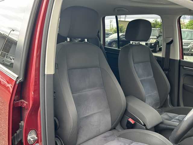 フォルクスワーゲン ゴルフ トゥーラン TSI ハイライン 愛知県 2013(平25)年 11.9万km ワイルドチェリーメタリック 純正ナビ/DVD/バックカメラ/アイドリングストップ/ミラーウィンカー/パドルシフト/純正フロアマット/純正アルミホイール/革巻きステアリング/クリアランスソナー/前後/フォグランプ/ルーフレール/カーテンエアバッグ/ETC/ドアバイザー