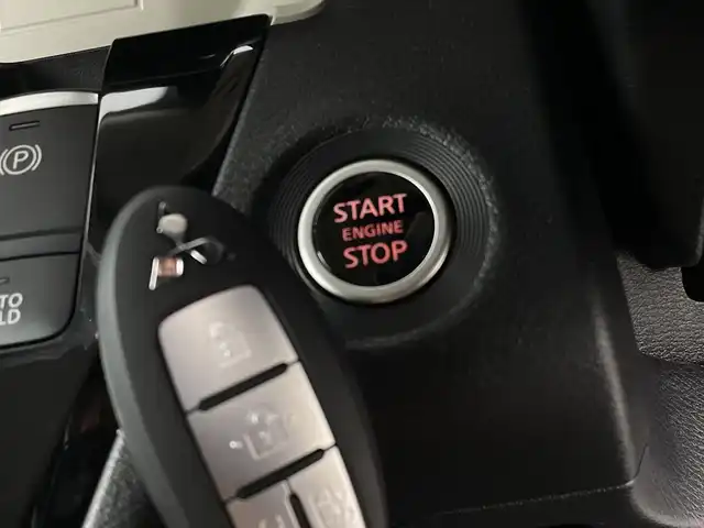 三菱 デリカミニ T プレミアム 新潟県 2025(令7)年 0.1千km ナチュラルアイボリーメタリック 【DNクレーム無効】/【登録済未使用車】/純正9型ディスプレイオーディオ/　ＢＴ＆ＨＤＭＩ/アラウンドビューモニター/デジタルインナーミラー/両側パワースライドドア/マイパイロット/純正１５アルミ/パドルシフト/スマートキー/スペアキー/ＬＥＤ/サイドデカール/保証書＆整備手帳＆取説