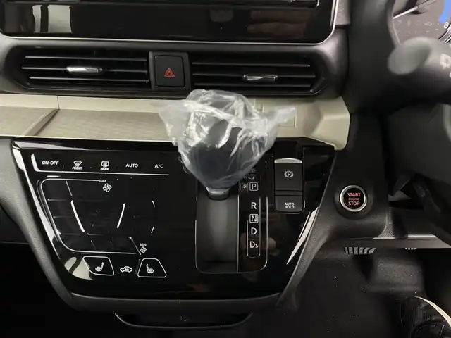 三菱 デリカミニ T プレミアム 新潟県 2025(令7)年 0.1千km ナチュラルアイボリーメタリック 【DNクレーム無効】/【登録済未使用車】/純正9型ディスプレイオーディオ/　ＢＴ＆ＨＤＭＩ/アラウンドビューモニター/デジタルインナーミラー/両側パワースライドドア/マイパイロット/純正１５アルミ/パドルシフト/スマートキー/スペアキー/ＬＥＤ/サイドデカール/保証書＆整備手帳＆取説