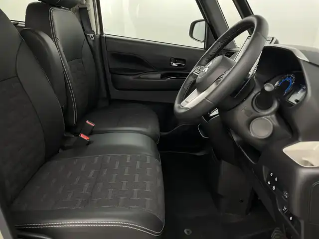 三菱 デリカミニ T プレミアム 新潟県 2025(令7)年 0.1千km ナチュラルアイボリーメタリック 【DNクレーム無効】/【登録済未使用車】/純正9型ディスプレイオーディオ/　ＢＴ＆ＨＤＭＩ/アラウンドビューモニター/デジタルインナーミラー/両側パワースライドドア/マイパイロット/純正１５アルミ/パドルシフト/スマートキー/スペアキー/ＬＥＤ/サイドデカール/保証書＆整備手帳＆取説