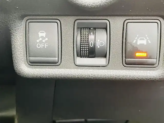 日産 ノート X エマージェンシーブレーキ 熊本県 2014(平26)年 3.6万km ダークメタルグレー 純正ナビ/AM/FM/CD/DVD/USB/Ipod/Bt/AUX/・DTV/・バックカメラ/エマージェンシーブレーキ/電動格納ミラー/ヘッドライトレベライザー/スマートキー/純正フロアマット/純正ドアバイザー