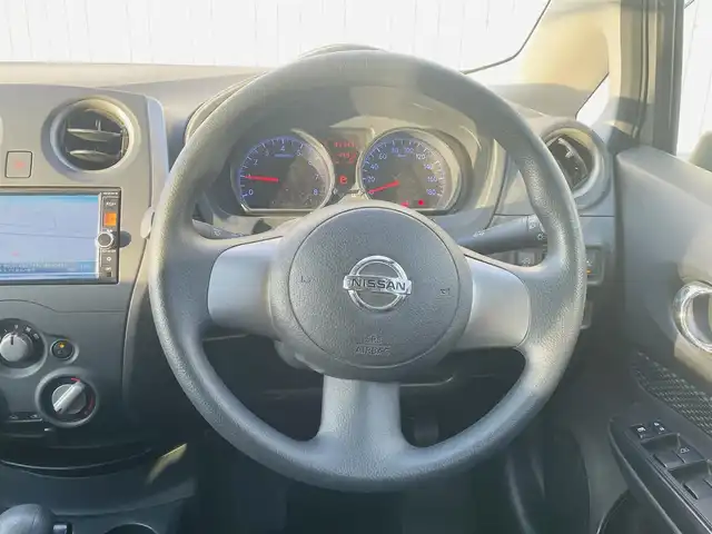 日産 ノート X エマージェンシーブレーキ 熊本県 2014(平26)年 3.6万km ダークメタルグレー 純正ナビ/AM/FM/CD/DVD/USB/Ipod/Bt/AUX/・DTV/・バックカメラ/エマージェンシーブレーキ/電動格納ミラー/ヘッドライトレベライザー/スマートキー/純正フロアマット/純正ドアバイザー