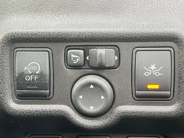 日産 ノート X エマージェンシーブレーキ 熊本県 2014(平26)年 3.6万km ダークメタルグレー 純正ナビ/AM/FM/CD/DVD/USB/Ipod/Bt/AUX/・DTV/・バックカメラ/エマージェンシーブレーキ/電動格納ミラー/ヘッドライトレベライザー/スマートキー/純正フロアマット/純正ドアバイザー