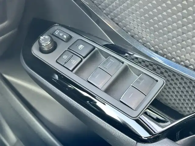 トヨタ Ｃ－ＨＲ G モード ネロセーフティプラスⅡ 島根県 2022(令4)年 11.1万km ホワイト 登録時走行距離　110492km/ワンオーナー/取扱説明書/保証書/純正ディスプレイオーディオ/・AppleCarPlay・AndroidAuto/フルセグテレビ/レーダークルーズコントロール/アラウンドビューモニター/モデリスタ　フルエアロ/ブラインドスポットモニター/電動パーキング/ブレーキホールド/コーナーセンサー/ハーフレザー/シートヒーター（DN席）/純正フロアマット/フォグランプ/プリクラッシュセーフティシステム/レーントレーシングアシスト/ロードサインアシスト/ETC