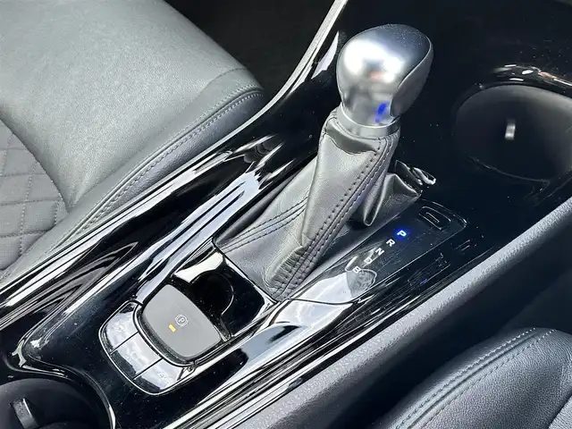 トヨタ Ｃ－ＨＲ G モード ネロセーフティプラスⅡ 島根県 2022(令4)年 11.1万km ホワイト 登録時走行距離　110492km/ワンオーナー/取扱説明書/保証書/純正ディスプレイオーディオ/・AppleCarPlay・AndroidAuto/フルセグテレビ/レーダークルーズコントロール/アラウンドビューモニター/モデリスタ　フルエアロ/ブラインドスポットモニター/電動パーキング/ブレーキホールド/コーナーセンサー/ハーフレザー/シートヒーター（DN席）/純正フロアマット/フォグランプ/プリクラッシュセーフティシステム/レーントレーシングアシスト/ロードサインアシスト/ETC