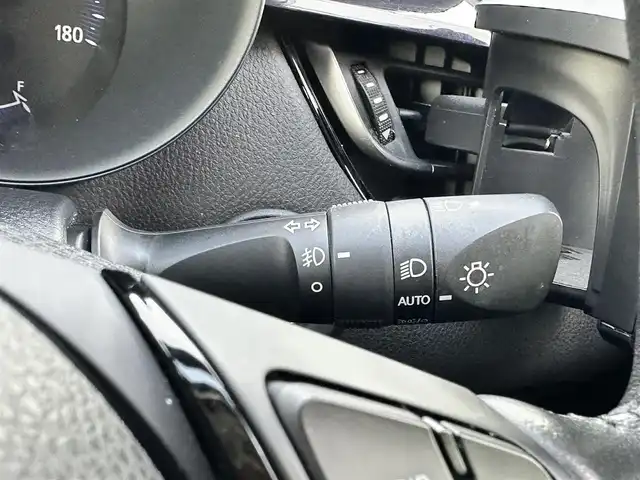 トヨタ Ｃ－ＨＲ G モード ネロセーフティプラスⅡ 島根県 2022(令4)年 11.1万km ホワイト 登録時走行距離　110492km/ワンオーナー/取扱説明書/保証書/純正ディスプレイオーディオ/・AppleCarPlay・AndroidAuto/フルセグテレビ/レーダークルーズコントロール/アラウンドビューモニター/モデリスタ　フルエアロ/ブラインドスポットモニター/電動パーキング/ブレーキホールド/コーナーセンサー/ハーフレザー/シートヒーター（DN席）/純正フロアマット/フォグランプ/プリクラッシュセーフティシステム/レーントレーシングアシスト/ロードサインアシスト/ETC