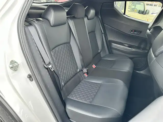 トヨタ Ｃ－ＨＲ G モード ネロセーフティプラスⅡ 島根県 2022(令4)年 11.1万km ホワイト 登録時走行距離　110492km/ワンオーナー/取扱説明書/保証書/純正ディスプレイオーディオ/・AppleCarPlay・AndroidAuto/フルセグテレビ/レーダークルーズコントロール/アラウンドビューモニター/モデリスタ　フルエアロ/ブラインドスポットモニター/電動パーキング/ブレーキホールド/コーナーセンサー/ハーフレザー/シートヒーター（DN席）/純正フロアマット/フォグランプ/プリクラッシュセーフティシステム/レーントレーシングアシスト/ロードサインアシスト/ETC