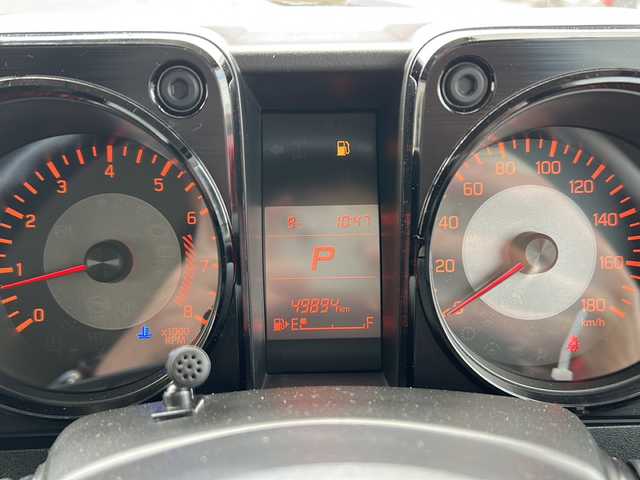 スズキ ジムニー シエラ JL 秋田県 2021(令3)年 5万km シフォンアイボリーM 4WD/社外メモリナビ/Bluetooth、CD/DVD、フルセグTV/バックカメラ/ETC/前席シートヒーター/純正15インチAW/保証書、取説