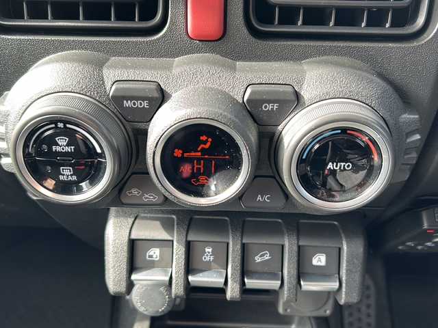 スズキ ジムニー シエラ JL 秋田県 2021(令3)年 5万km シフォンアイボリーM 4WD/社外メモリナビ/Bluetooth、CD/DVD、フルセグTV/バックカメラ/ETC/前席シートヒーター/純正15インチAW/保証書、取説