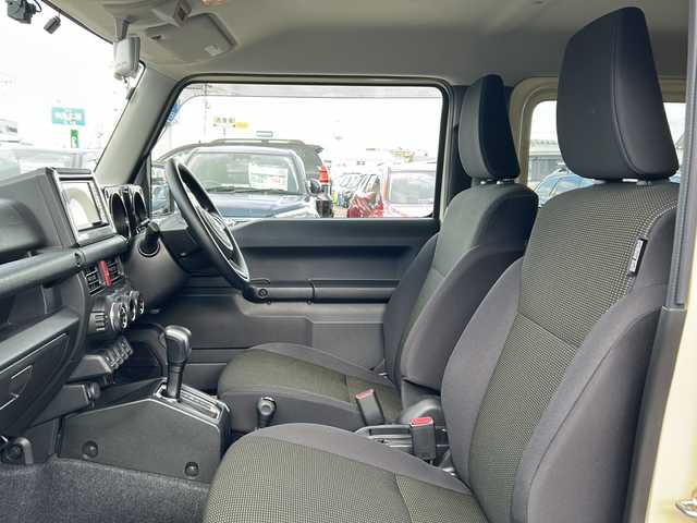 スズキ ジムニー シエラ JL 秋田県 2021(令3)年 5万km シフォンアイボリーM 4WD/社外メモリナビ/Bluetooth、CD/DVD、フルセグTV/バックカメラ/ETC/前席シートヒーター/純正15インチAW/保証書、取説