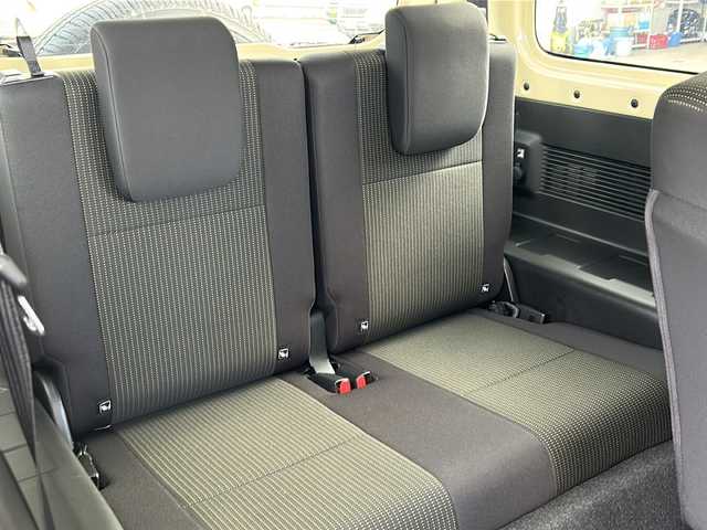 スズキ ジムニー シエラ JL 秋田県 2021(令3)年 5万km シフォンアイボリーM 4WD/社外メモリナビ/Bluetooth、CD/DVD、フルセグTV/バックカメラ/ETC/前席シートヒーター/純正15インチAW/保証書、取説