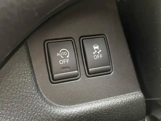 日産 セレナ HWS S HV Vセレ +Sefty Aセーフ 千葉県 2014(平26)年 5.7万km ブリリアントホワイトパール IMPUL仕様車/IMPULエアロ(F/S/R)/IMPULマフラー/IMPUL18インチアルミホイール/エマージェンシーブレーキ/車線逸脱警報/純正8インチSDナビ【MM514D-L】/・CD/DVD/MSV/Bluetooth/フルセグ/純正フリップダウンモニター/アラウンドビューカメラ/両後パワースライドドア/クルーズコントロール/インテリジェントキー/純正LEDヘッドライト/フォグランプ/社外前後ドライブレコーダー/ETC/前後コーナーセンサー/本革巻きステアリング/新車時保証書