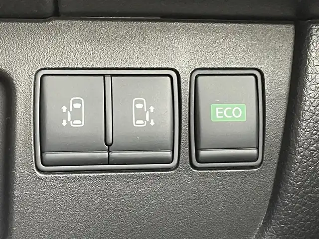 日産 セレナ HWS S HV Vセレ +Sefty Aセーフ 千葉県 2014(平26)年 5.7万km ブリリアントホワイトパール IMPUL仕様車/IMPULエアロ(F/S/R)/IMPULマフラー/IMPUL18インチアルミホイール/エマージェンシーブレーキ/車線逸脱警報/純正8インチSDナビ【MM514D-L】/・CD/DVD/MSV/Bluetooth/フルセグ/純正フリップダウンモニター/アラウンドビューカメラ/両後パワースライドドア/クルーズコントロール/インテリジェントキー/純正LEDヘッドライト/フォグランプ/社外前後ドライブレコーダー/ETC/前後コーナーセンサー/本革巻きステアリング/新車時保証書