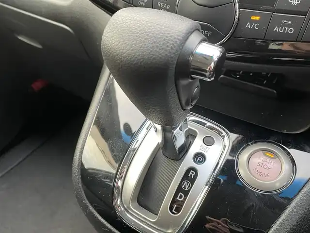 日産 セレナ HWS S HV Vセレ +Sefty Aセーフ 千葉県 2014(平26)年 5.7万km ブリリアントホワイトパール IMPUL仕様車/IMPULエアロ(F/S/R)/IMPULマフラー/IMPUL18インチアルミホイール/エマージェンシーブレーキ/車線逸脱警報/純正8インチSDナビ【MM514D-L】/・CD/DVD/MSV/Bluetooth/フルセグ/純正フリップダウンモニター/アラウンドビューカメラ/両後パワースライドドア/クルーズコントロール/インテリジェントキー/純正LEDヘッドライト/フォグランプ/社外前後ドライブレコーダー/ETC/前後コーナーセンサー/本革巻きステアリング/新車時保証書