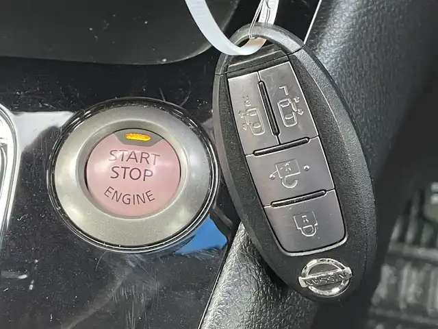 日産 セレナ HWS S HV Vセレ +Sefty Aセーフ 千葉県 2014(平26)年 5.7万km ブリリアントホワイトパール IMPUL仕様車/IMPULエアロ(F/S/R)/IMPULマフラー/IMPUL18インチアルミホイール/エマージェンシーブレーキ/車線逸脱警報/純正8インチSDナビ【MM514D-L】/・CD/DVD/MSV/Bluetooth/フルセグ/純正フリップダウンモニター/アラウンドビューカメラ/両後パワースライドドア/クルーズコントロール/インテリジェントキー/純正LEDヘッドライト/フォグランプ/社外前後ドライブレコーダー/ETC/前後コーナーセンサー/本革巻きステアリング/新車時保証書