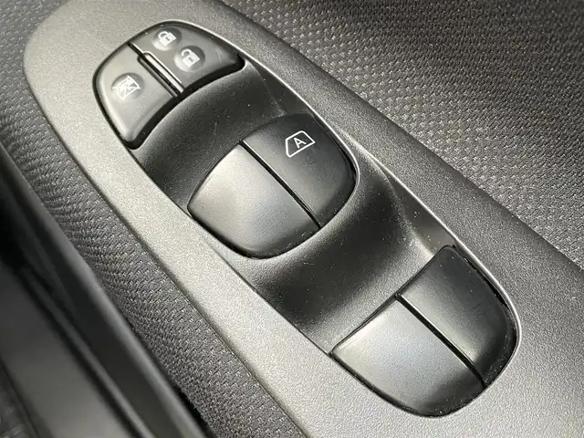 日産 セレナ HWS S HV Vセレ +Sefty Aセーフ 千葉県 2014(平26)年 5.7万km ブリリアントホワイトパール IMPUL仕様車/IMPULエアロ(F/S/R)/IMPULマフラー/IMPUL18インチアルミホイール/エマージェンシーブレーキ/車線逸脱警報/純正8インチSDナビ【MM514D-L】/・CD/DVD/MSV/Bluetooth/フルセグ/純正フリップダウンモニター/アラウンドビューカメラ/両後パワースライドドア/クルーズコントロール/インテリジェントキー/純正LEDヘッドライト/フォグランプ/社外前後ドライブレコーダー/ETC/前後コーナーセンサー/本革巻きステアリング/新車時保証書