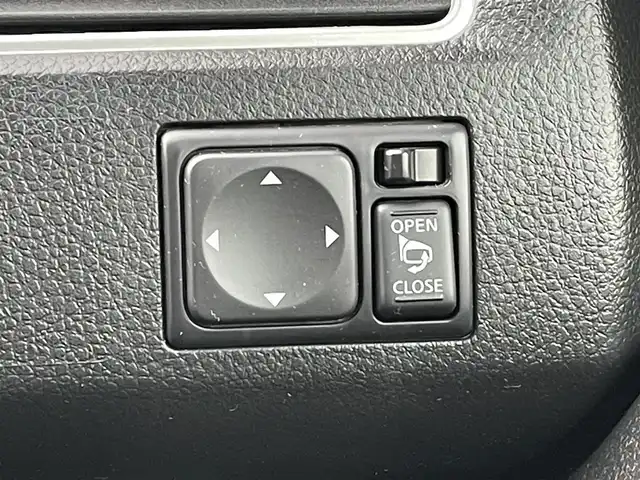 日産 セレナ HWS S HV Vセレ +Sefty Aセーフ 千葉県 2014(平26)年 5.7万km ブリリアントホワイトパール IMPUL仕様車/IMPULエアロ(F/S/R)/IMPULマフラー/IMPUL18インチアルミホイール/エマージェンシーブレーキ/車線逸脱警報/純正8インチSDナビ【MM514D-L】/・CD/DVD/MSV/Bluetooth/フルセグ/純正フリップダウンモニター/アラウンドビューカメラ/両後パワースライドドア/クルーズコントロール/インテリジェントキー/純正LEDヘッドライト/フォグランプ/社外前後ドライブレコーダー/ETC/前後コーナーセンサー/本革巻きステアリング/新車時保証書