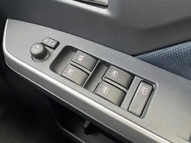 スバル ジャスティ 群馬県 2025(令7)年 0.1千km ファイアークォーツレッドM スマートアシスト/・衝突軽減ブレーキ/・衝突警報/・ブレーキ制御/・路側遺脱警報/・ふらつき警報/・ACC/・先行車発進お知らせ/・車線逸脱警報/・標識認識/・アダプティブドライビングビーム/・サイドビューランプ/・コーナーセンサー/純正ディスプレイオーディオ/（BT/USB/HDMI/）/フルセグTV/バックカメラ/両側パワースライドドア/プッシュスタート/ステリモ/アイドリングストップ/LEDヘッドライト