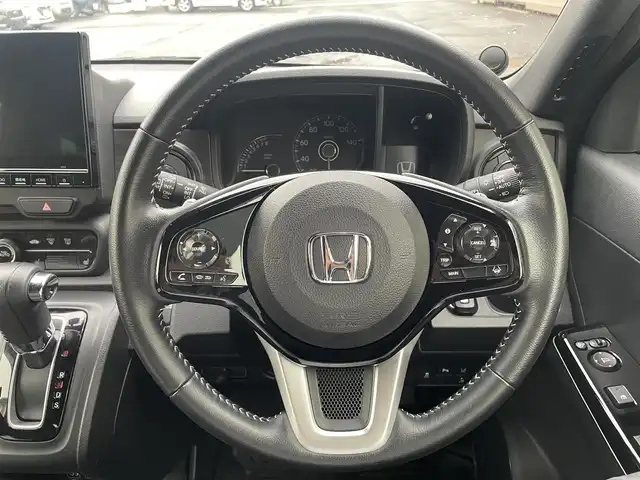 ホンダ Ｎ ＯＮＥ プレミアム ツアラー 千葉県 2023(令5)年 0.9万km ブレーズピーコックマイカ 純正ナビ(CD/DVD/フルセグTV/BT)/15インチ純正アルミホイール/ハーフレザーシート/オートクルーズ/パドルシフト/前席シートヒーター/ステアリングスイッチ/プッシュスタート/オートライト/ブレーキホールド機能/横滑り防止機能/パーキングソナー/車線逸脱防止機能/衝突軽減ブレーキ機能/フロントライトレベライザー/電動格納ミラー/ウィンカーミラー/エコ走行モード/ビルドインETC2.0/取説/ナビ説明書/スペアキー