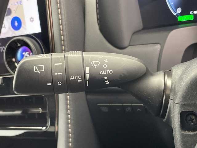 トヨタ ヴェルファイア ハイブリット Z プレミア 千葉県 2024(令6)年 2.5万km ブラック ユニバーサルステップ/衝突軽減ブレーキ/レーンキープアシスト/レーダークルーズコントロール/オートマチックハイビーム/全方位カメラ/純正メモリナビ/（フルセグ/Bluetooth/HDMI/FM/AM）/ETC/ドライブレコーダー（前後）/レザーシート/シートヒーター（運転席＋助手席）/エアシート（運転席＋助手席）/シートメモリー/アイドリングストップ/ブラインドスポットモニター/デジタルインナーミラー/ヘッドアップディスプレイ/LEDヘッドライト/フォグライト/電動格納ミラー/ロールサンシェード/パドルシフト