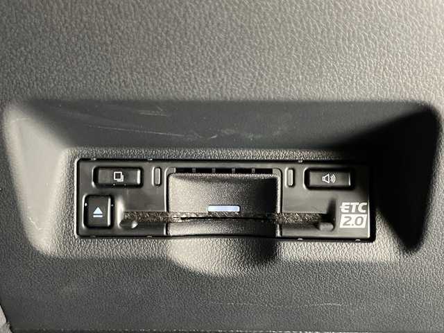 トヨタ ヴェルファイア ハイブリット Z プレミア 千葉県 2024(令6)年 2.5万km ブラック ユニバーサルステップ/衝突軽減ブレーキ/レーンキープアシスト/レーダークルーズコントロール/オートマチックハイビーム/全方位カメラ/純正メモリナビ/（フルセグ/Bluetooth/HDMI/FM/AM）/ETC/ドライブレコーダー（前後）/レザーシート/シートヒーター（運転席＋助手席）/エアシート（運転席＋助手席）/シートメモリー/アイドリングストップ/ブラインドスポットモニター/デジタルインナーミラー/ヘッドアップディスプレイ/LEDヘッドライト/フォグライト/電動格納ミラー/ロールサンシェード/パドルシフト