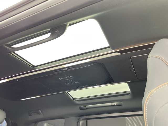 トヨタ ヴェルファイア ハイブリット Z プレミア 千葉県 2024(令6)年 2.5万km ブラック ユニバーサルステップ/衝突軽減ブレーキ/レーンキープアシスト/レーダークルーズコントロール/オートマチックハイビーム/全方位カメラ/純正メモリナビ/（フルセグ/Bluetooth/HDMI/FM/AM）/ETC/ドライブレコーダー（前後）/レザーシート/シートヒーター（運転席＋助手席）/エアシート（運転席＋助手席）/シートメモリー/アイドリングストップ/ブラインドスポットモニター/デジタルインナーミラー/ヘッドアップディスプレイ/LEDヘッドライト/フォグライト/電動格納ミラー/ロールサンシェード/パドルシフト