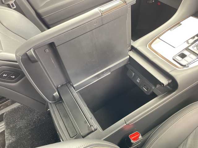 トヨタ ヴェルファイア ハイブリット Z プレミア 千葉県 2024(令6)年 2.5万km ブラック ユニバーサルステップ/衝突軽減ブレーキ/レーンキープアシスト/レーダークルーズコントロール/オートマチックハイビーム/全方位カメラ/純正メモリナビ/（フルセグ/Bluetooth/HDMI/FM/AM）/ETC/ドライブレコーダー（前後）/レザーシート/シートヒーター（運転席＋助手席）/エアシート（運転席＋助手席）/シートメモリー/アイドリングストップ/ブラインドスポットモニター/デジタルインナーミラー/ヘッドアップディスプレイ/LEDヘッドライト/フォグライト/電動格納ミラー/ロールサンシェード/パドルシフト