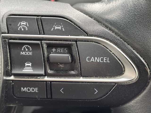 トヨタ ヴォクシー S－Z 茨城県 2022(令4)年 8.7万km ホワイトパールクリスタルシャイン ワンオーナー/ブラインドスポットモニター/ディスプレイオーディオプラス/・車載メモリーナビ/・DVD/CD/AM/FM/フルセグ/USB/HDMI/Miracast/バックカメラ/ETC2.0ユニット/ハンドルヒーター/セーフティセンス/・プリクラッシュセーフティ/・レーントレーシングアシスト/・レーンディパーチャーアラート/・レーダークルーズコントロール/・オートマチックハイビーム/・ロードサインアシスト/・ドライバー異常時対応システム/・プロアクティブドライビングアシスト/・発進遅れ告知機能/パーキングサポートブレーキ/前後ドライブレコーダー/シートヒーター/純正フロアマット/電動パーキングブレーキ/ブレーキホールド/スマートキー＆プッシュスタート/電動格納ミラー/純正17インチアルミホイール