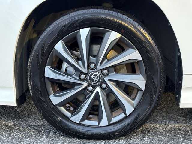 トヨタ ヴォクシー S－Z 茨城県 2022(令4)年 8.7万km ホワイトパールクリスタルシャイン ワンオーナー/ブラインドスポットモニター/ディスプレイオーディオプラス/・車載メモリーナビ/・DVD/CD/AM/FM/フルセグ/USB/HDMI/Miracast/バックカメラ/ETC2.0ユニット/ハンドルヒーター/セーフティセンス/・プリクラッシュセーフティ/・レーントレーシングアシスト/・レーンディパーチャーアラート/・レーダークルーズコントロール/・オートマチックハイビーム/・ロードサインアシスト/・ドライバー異常時対応システム/・プロアクティブドライビングアシスト/・発進遅れ告知機能/パーキングサポートブレーキ/前後ドライブレコーダー/シートヒーター/純正フロアマット/電動パーキングブレーキ/ブレーキホールド/スマートキー＆プッシュスタート/電動格納ミラー/純正17インチアルミホイール