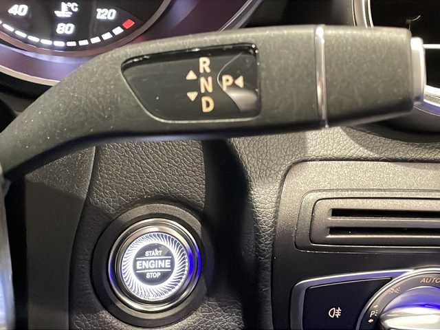 メルセデス・ベンツ ＧＬＣ２２０ d 4マチック クーペ AMGライン 新潟県 2019(令1)年 4.5万km オブシディアンブラック ・標準装備/レーダーセーフティーパッケージ/・アダプティブクルーズコントロール/・ブラインドスポットモニター/・パークディスタンスコントロール/・レーンキープアシスト/360度カメラ/アダプティブブレーキ/アダプティブブレーキライト/アダプティブハイビームプラス/アダプティブパーキングアシスト/パーキングアシストリアビューカメラ/純正ナビ/・Bluetooth/・フルセグTV/アンビエントライト/USB×2/黒革ハーフレザーシート/パワーバックドア/オートライト/オートエアコン/パワーシート/シートヒーター